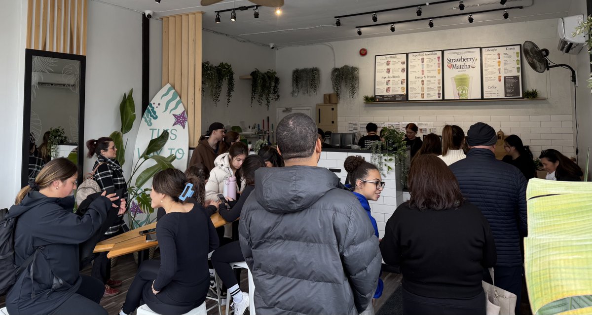 extremesb's tweet image. In my Happy Place today…..Back of The Line… ⁦@itshealwellness⁩ #NationalAcaiDay #QSR #health #wellness #investing #franchise $HBFG $HBFGF $HBFG.C 💚👍@happybellyfg