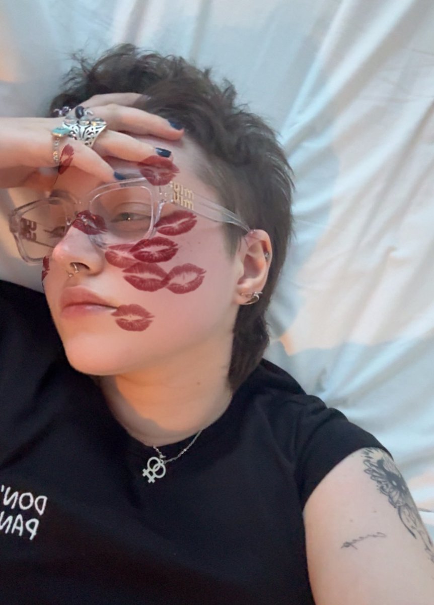 lesbospettro's tweet image. #LGBTQIAHappyEaster #lesbiantwt #butch