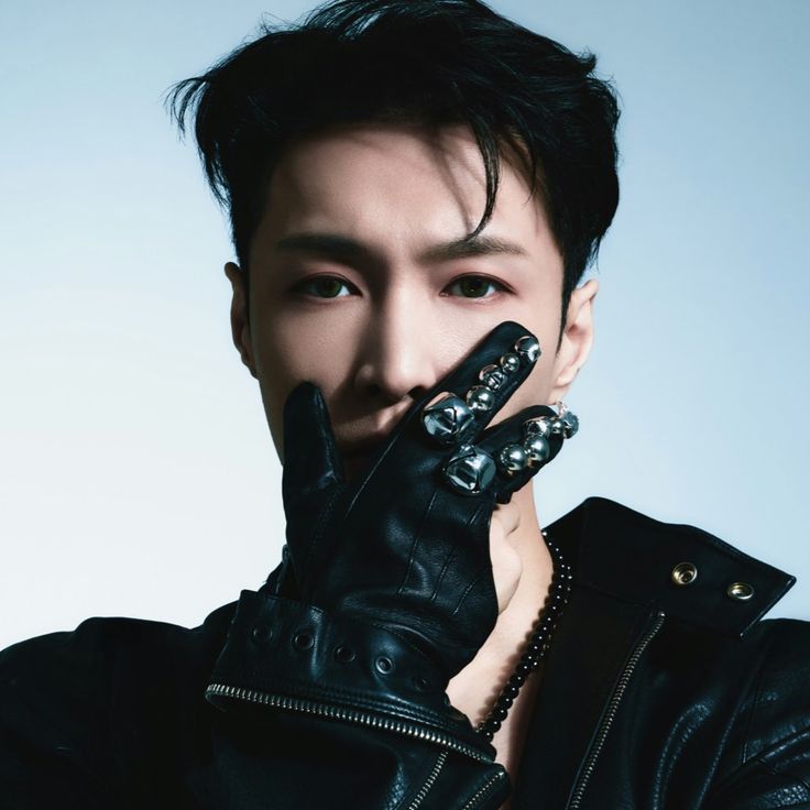 methemasterpies's tweet photo. Zhang yixing | الـولاء المُطـلق 
• ما هي قصـة غياب لاي عن فرقـة إكسو طوال السنيـن السابقة ؟ 
وش كانت الأسبـاب ؟ وكيـف تصـرف معـها ؟ 
#thread https://t.co/ER8Y3a9CQg