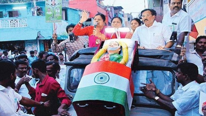 🌙mathi❤️‍🔥 tweet media