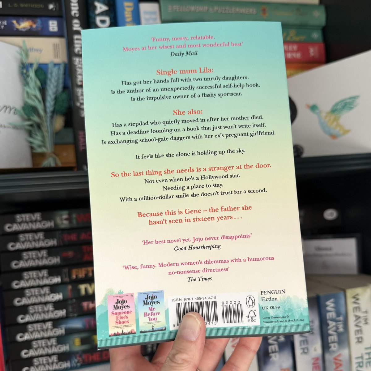 shonaholmes23's tweet image. 📚📮#BookPost📚📮

Have heard lots of great things so very pleased to have a copy of #WeAllLiveHereNow by #JoJoMoyes

Have only read a few books by this author but always enjoy!

Huge thanks to @MichaelJBooks for sending this beautiful parcel❤️

#BookTwitter #BookBlogger