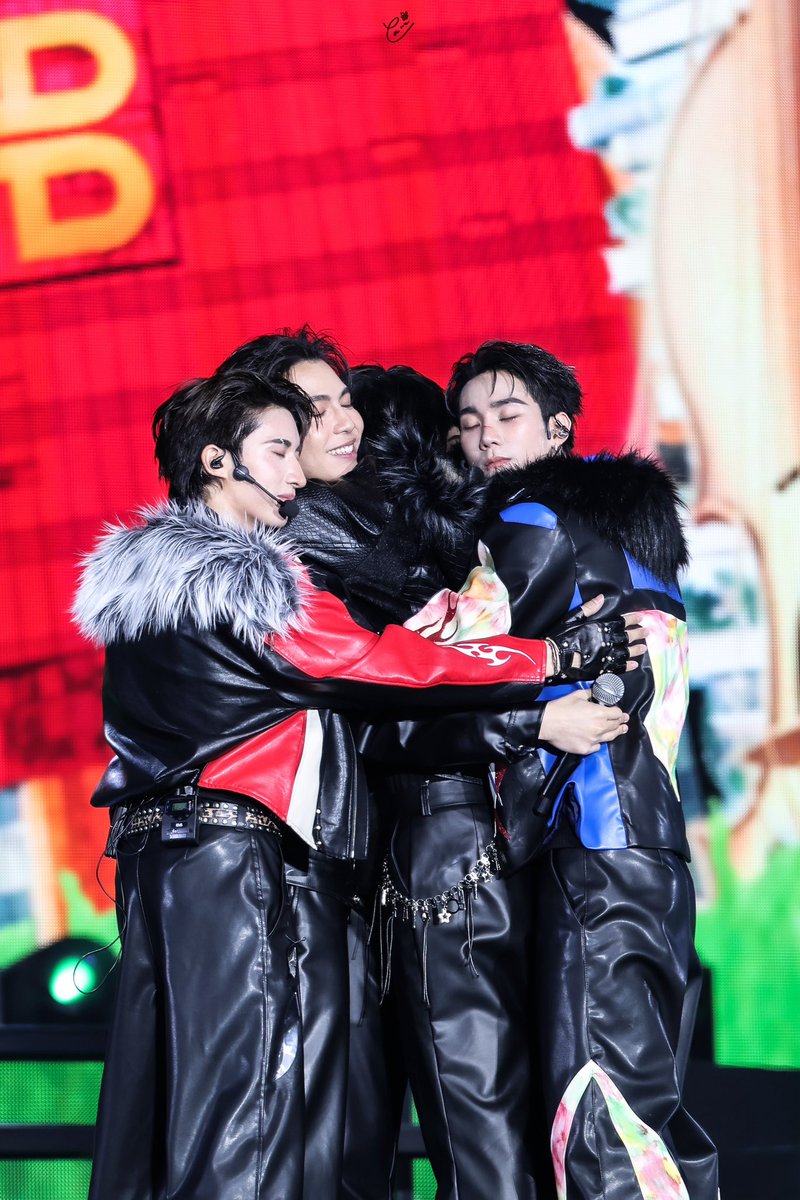 𝐌𝐢𝐝𝐚ᵏᵒ シ🦊🍅 อุนยายโทมาฟ็อกซ์ ✨ tweet media
