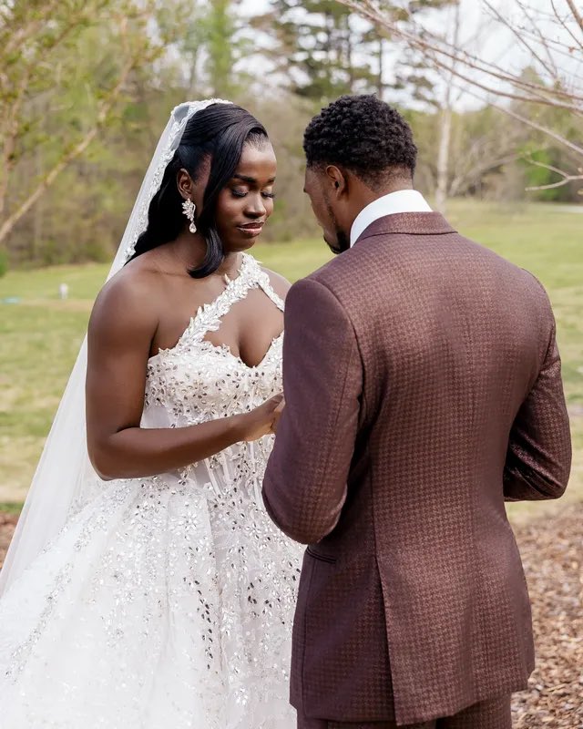 NelsonCarterJr's tweet photo. Les médaillés olympiques Noah Lyles 🇺🇸 et Junelle Bromfield 🇯🇲 se sont mariés ! 

Félicitations 💍🍾🤎

📸 Stanlo Photography

🔗 - https://t.co/GM3Hj2dhGU
#Athlétisme https://t.co/wx6dcC2ES6