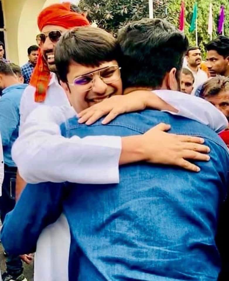 Aniket Kumar 🇮🇳 🔱 मोदी का परिवार tweet media