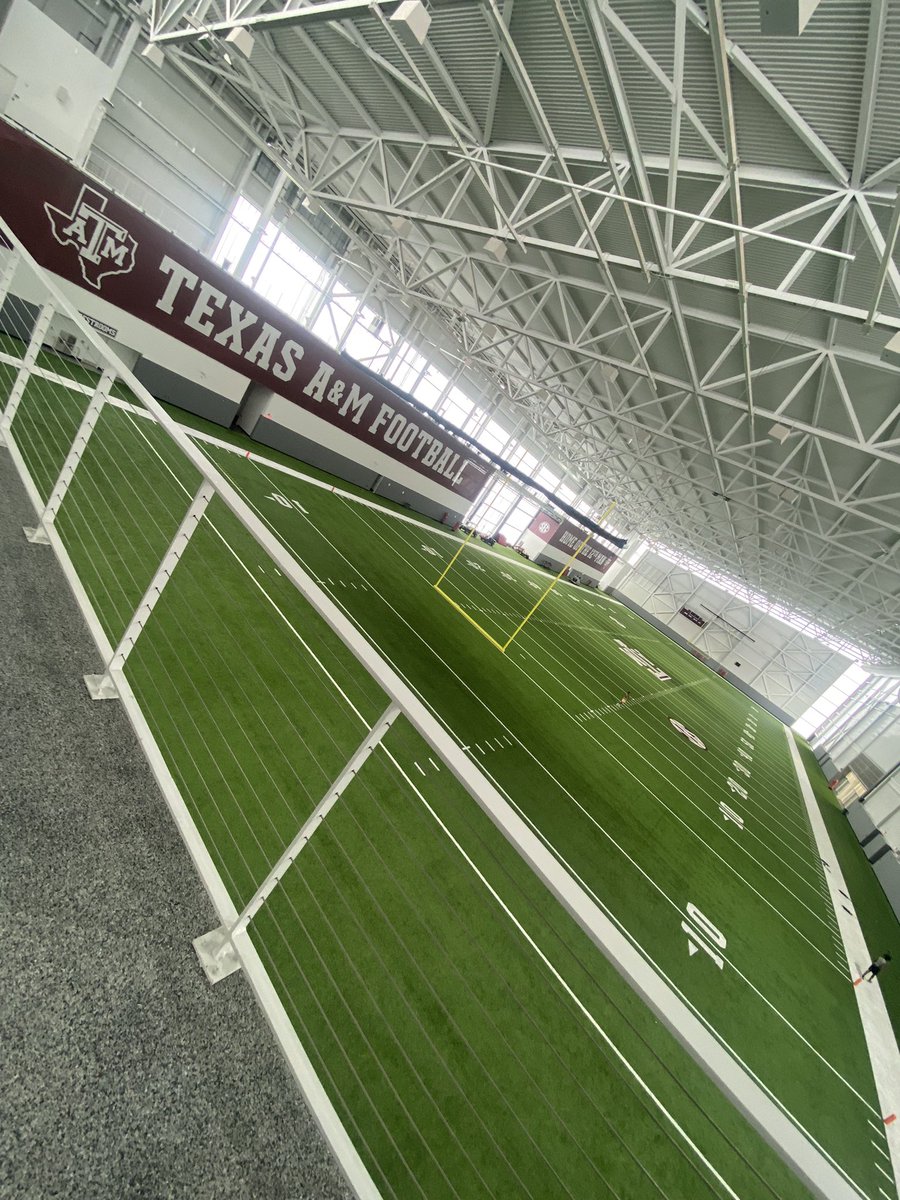 jabiossmith's tweet photo. Really enjoyed myself at Texas A&amp;M !!! Amazing culture. Thanks for having me👍🏾 

@T_WILL4REAL @coachhemp
@MasonSmith_TAMU @CoachPop_Cooney
@CoachStoneO @CoachSparber
@ChadSimmons_ @SWiltfong247 @RustyMansell_ @adamgorney
 @_DwightSmith @TA_Recruiting
@DerekMillerTAMU https://t.co/1DWS1OxSMv