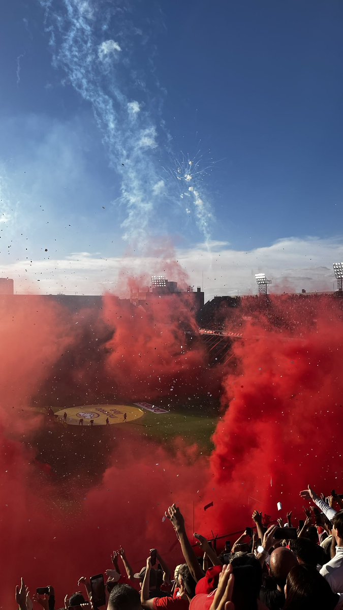 𝕊𝕋𝔸ℕ𝔻 𝕐𝕆𝕌ℝ 𝔾ℝ𝕆𝕌ℕ𝔻 👊 tweet media