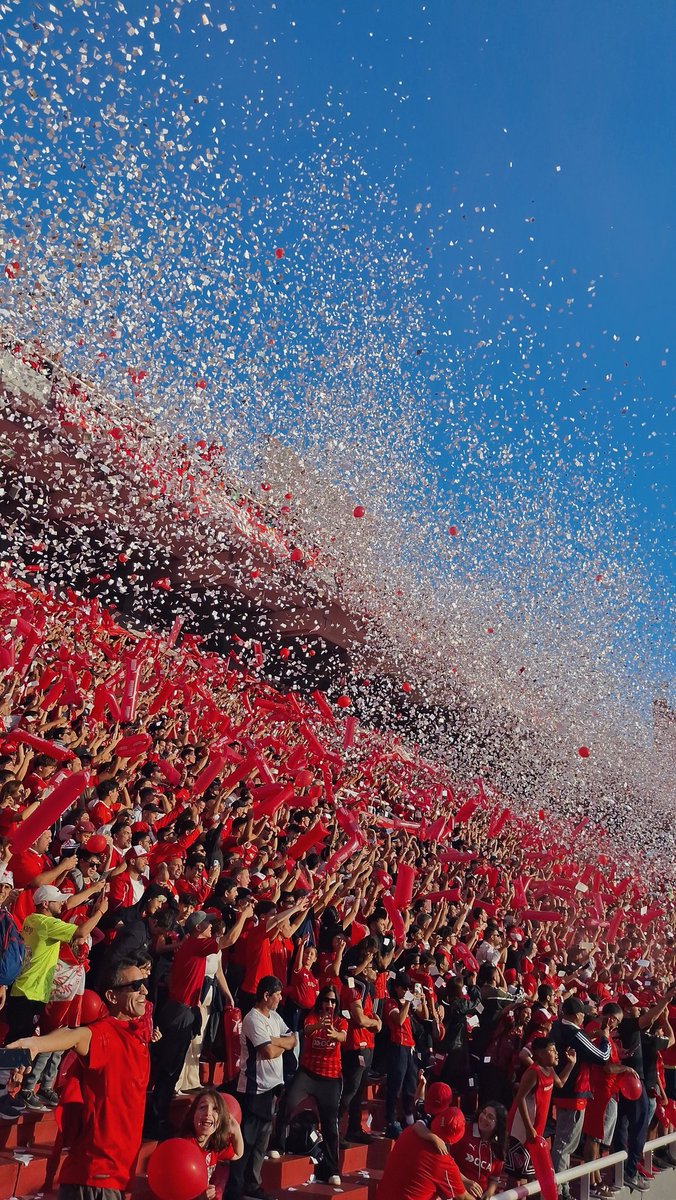 𝕊𝕋𝔸ℕ𝔻 𝕐𝕆𝕌ℝ 𝔾ℝ𝕆𝕌ℕ𝔻 👊 tweet media