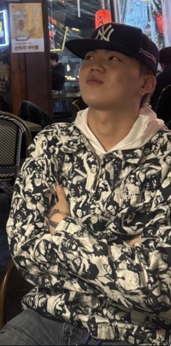 vitruvianxgirl's tweet photo. 기엽당돼지새끼 https://t.co/AkVeYjsnZF