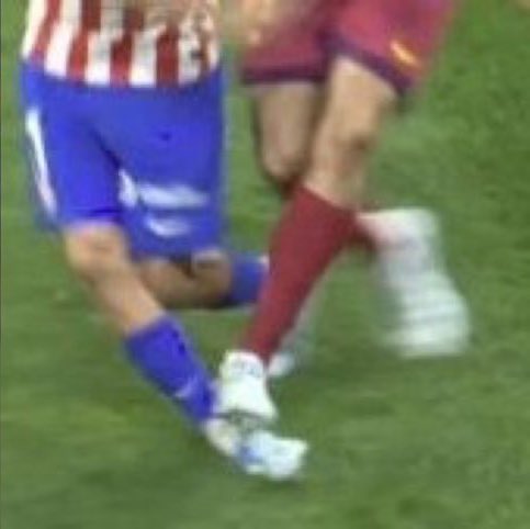 Atace92's tweet image. 24h ago: Barca pulls off another robbery that wins them the title race, nobody bats an eye. 😊🤭

Today: referee’s wife enjoys the sun in the city of Madrid 15 years ago. OMG HORRIBLE SCANDAL! They are the most corrupt team in the world!!! 😡😡😡

A day in the life of a culer…