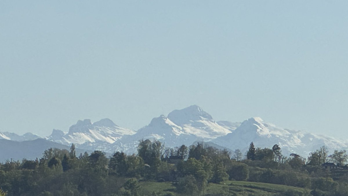 edaycard's tweet image. Pyrénées d avril #ossau #bearn #picdanie #pyrenees