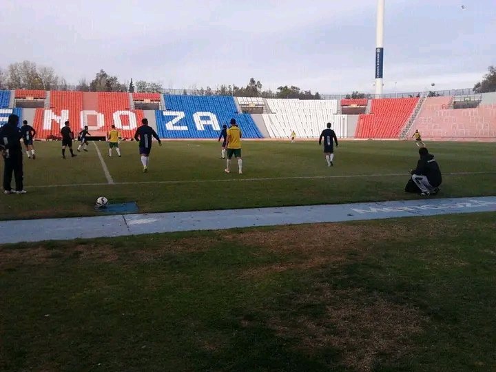 CSIRetro's tweet photo. Se enfrentan en dos tiempos de 40 minutos, Independiente Rivadavia vs la selección de Bolivia 🇧🇴 https://t.co/Vi5uXAXn3P