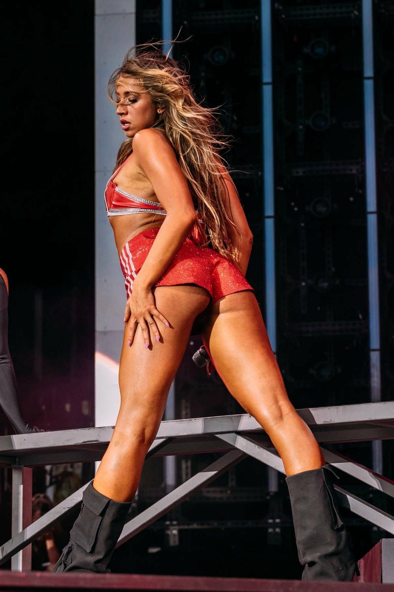 Dark Here 🌑 tweet media