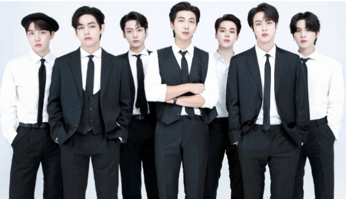 PopMedia_1's tweet photo. Top 10 hottest artists in 2026 so far  based on research:

1️⃣ BTS 
2️⃣ Taylor Swift 
3️⃣ Bruno Mars 
4️⃣ Drake 
5️⃣ Harry styles 
6️⃣ Bad Bunny 
7️⃣ Olivia Rodrigo 
8️⃣ Billie Elish 
9️⃣ The Weekend 
🔟 ROSE https://t.co/6iAnmBlEgP