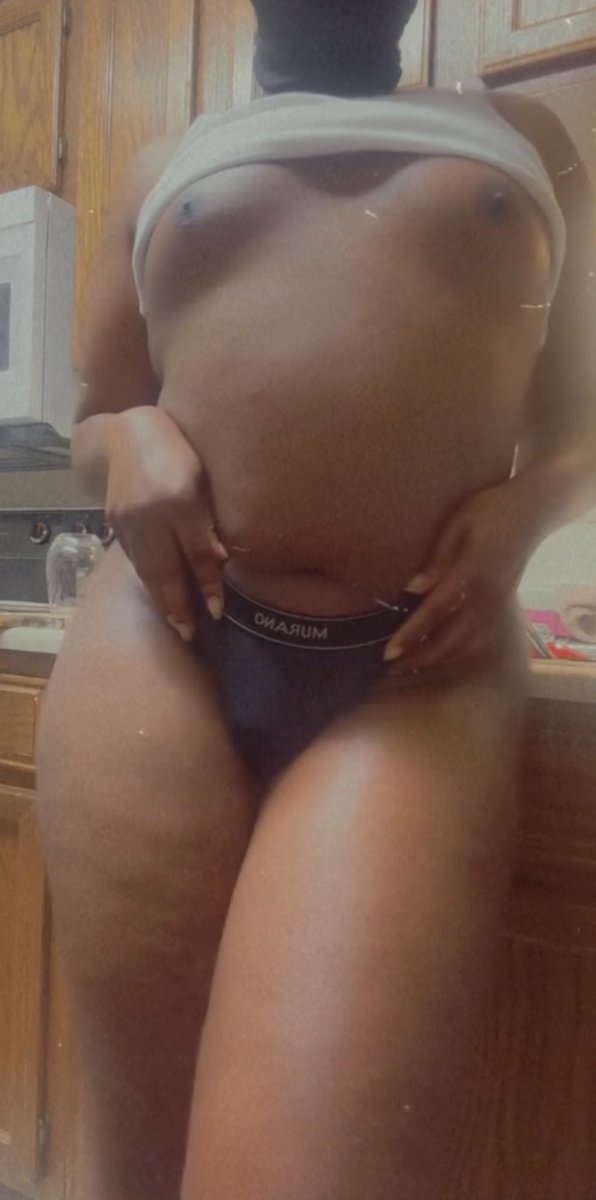 Big Butt & Thighs tweet media