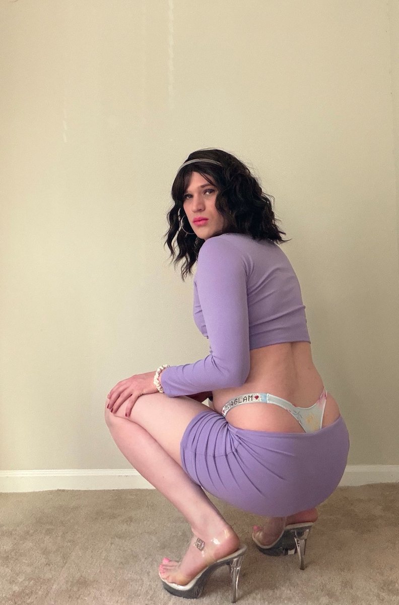 Sissy Lora tweet media