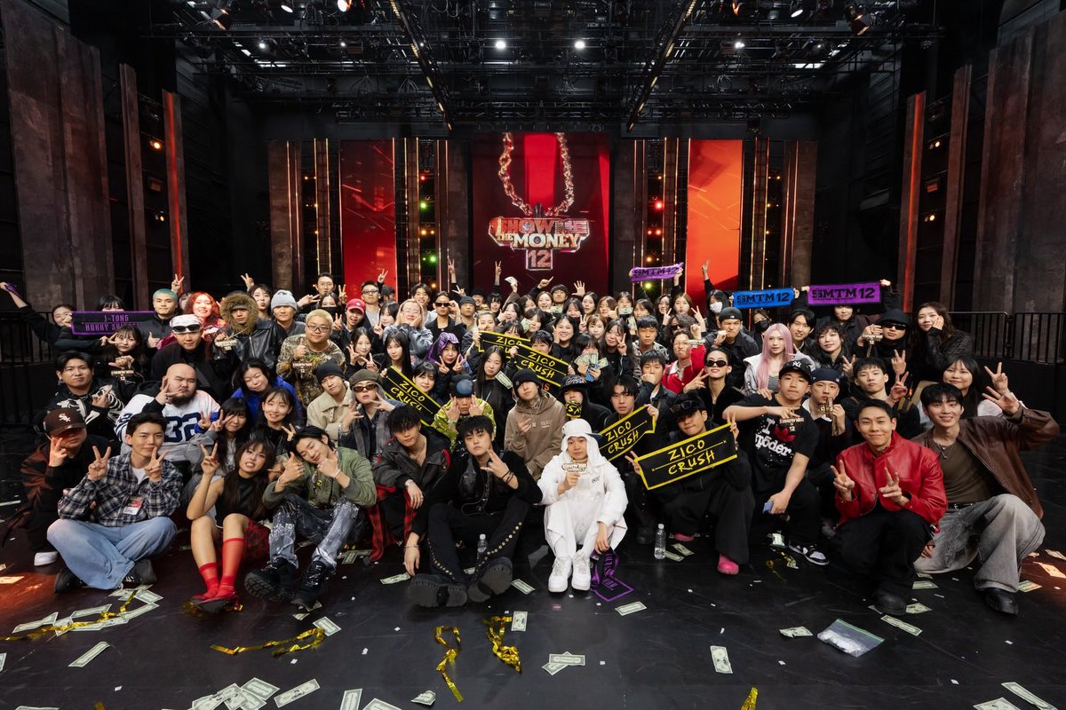 pernnie26's tweet photo. #MILLIonSMTM12 เห็นรูปส่งท้าย ก็อดคิดถึงวันพฤหัสอีกละ 🥹🥹ไม่ใช่สาย rap แต่เห็นผ่านหน้าทวิต ดีใจที่ได้มาร่วมจอย ได้ฟังเพลงดีๆ มีเรือให้ขึ้นก็เยอะ 5555  ดีใจที่นวยได้เพื่อนได้พ่อเพิ่ม  ทีมบ้านเขียวทั้ง💚 https://t.co/vGNrrHzBxc