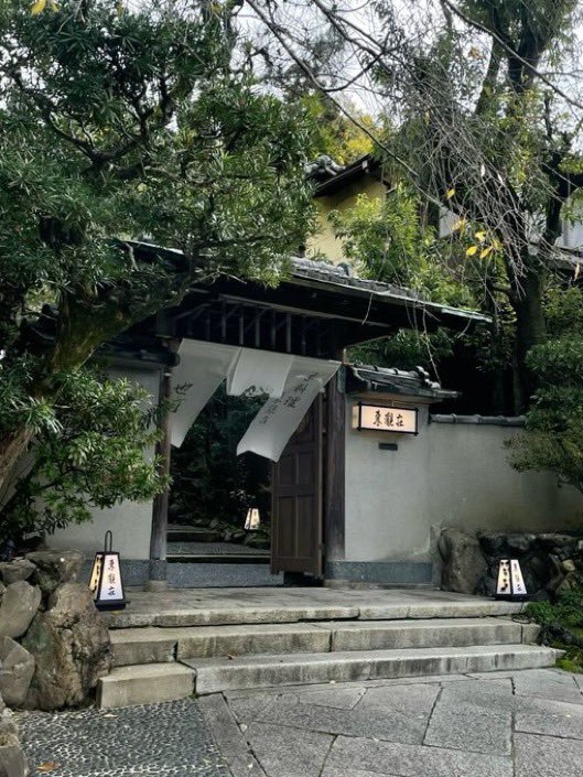 Beauty Explorer tweet media