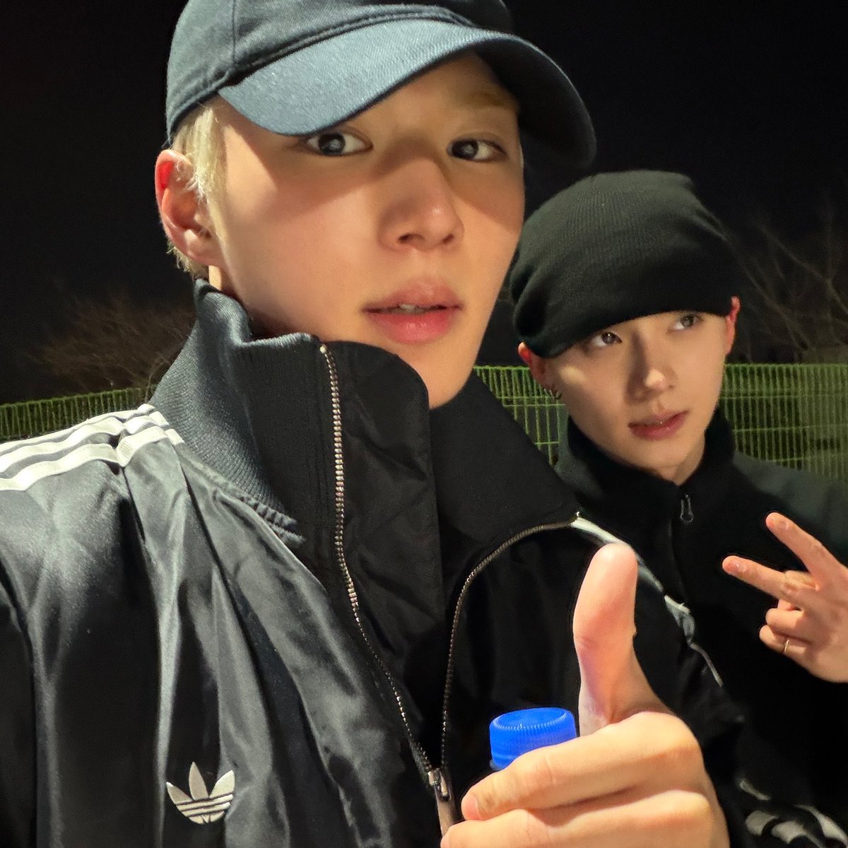 blue🎱 tweet media