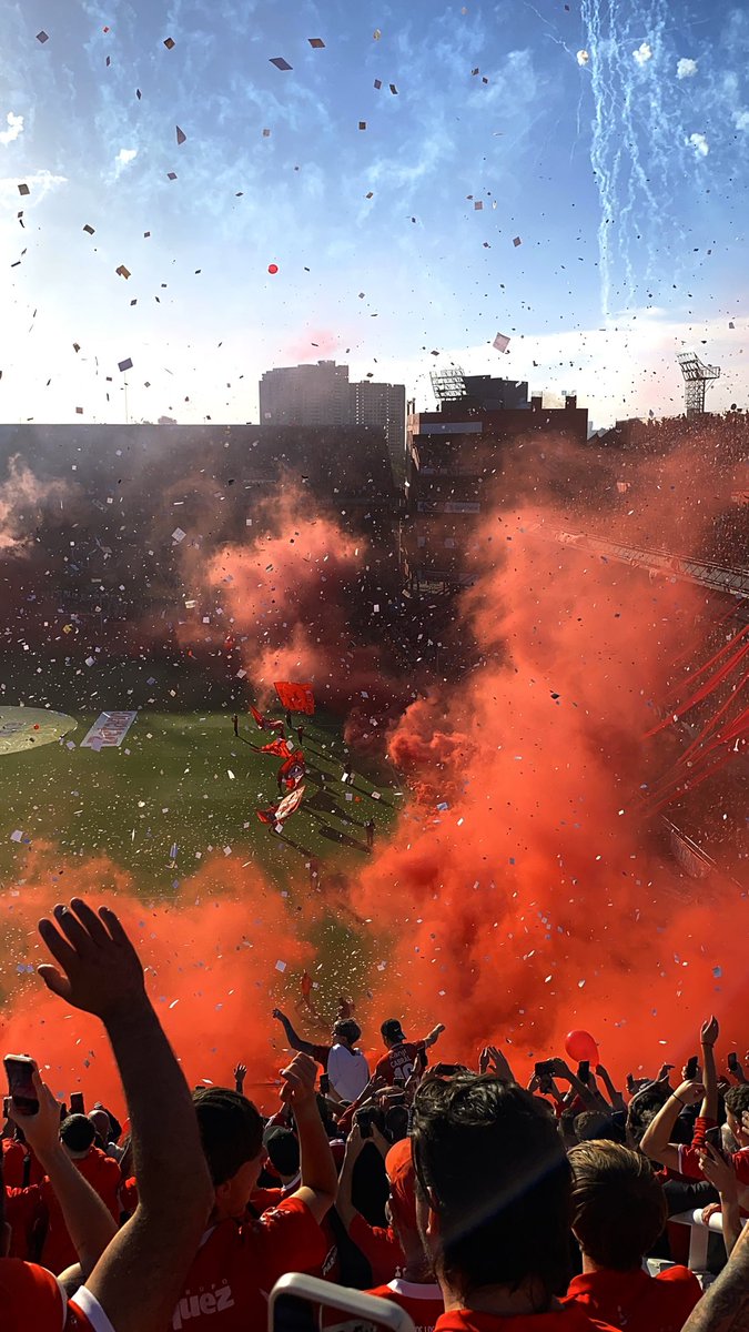 𝕊𝕋𝔸ℕ𝔻 𝕐𝕆𝕌ℝ 𝔾ℝ𝕆𝕌ℕ𝔻 👊 tweet media