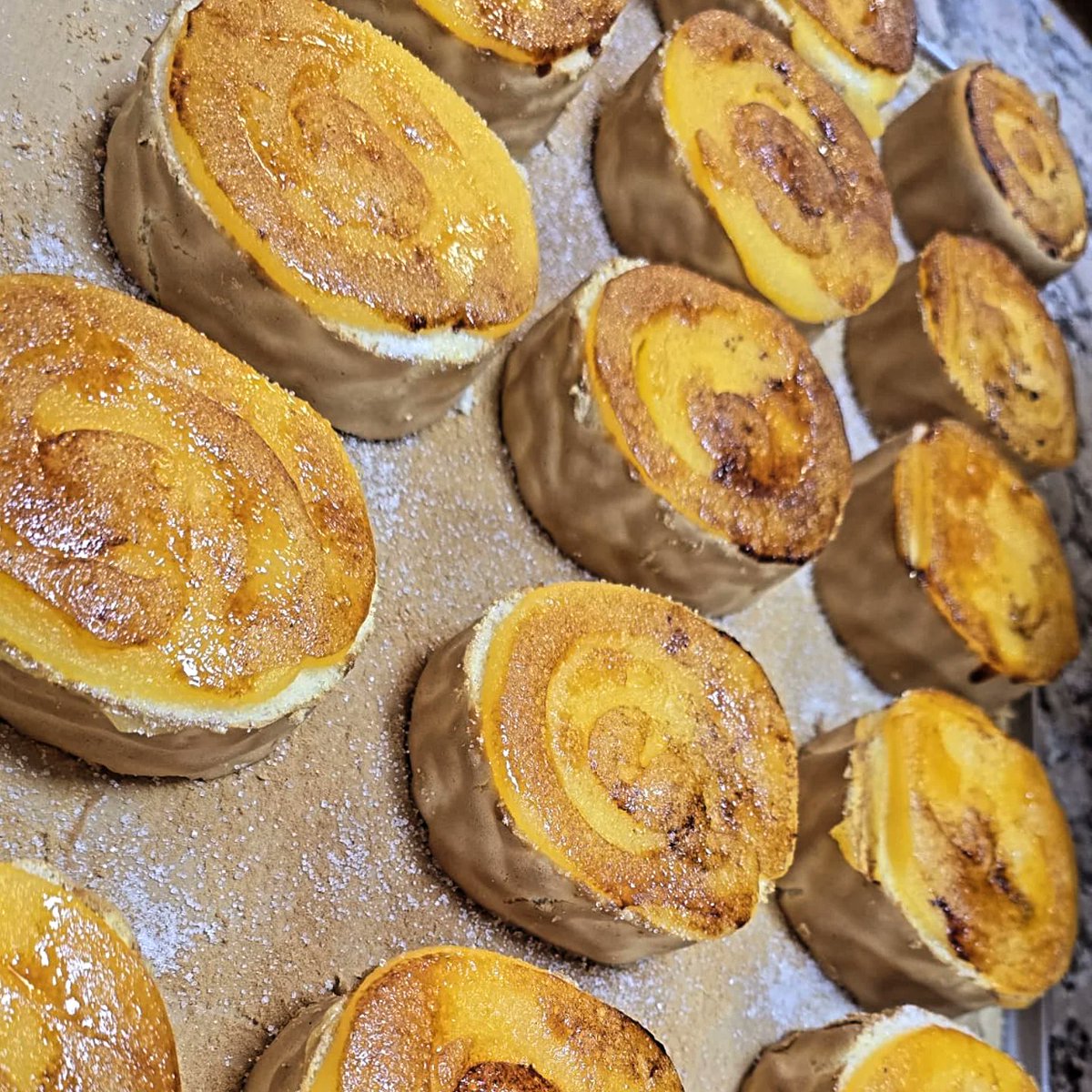elpuentepan's tweet photo. ✨🥰 Tardes....

🤔¿Cómo son tus tardes?

🫶🏻💘 Aquí son especiales. Sin duda.

🥞🍩🍰🍭🥐🥖🍞🎂

#Barbate #Panadería #Pan #Dulces #Artesanos https://t.co/5EcxJjYIZs
