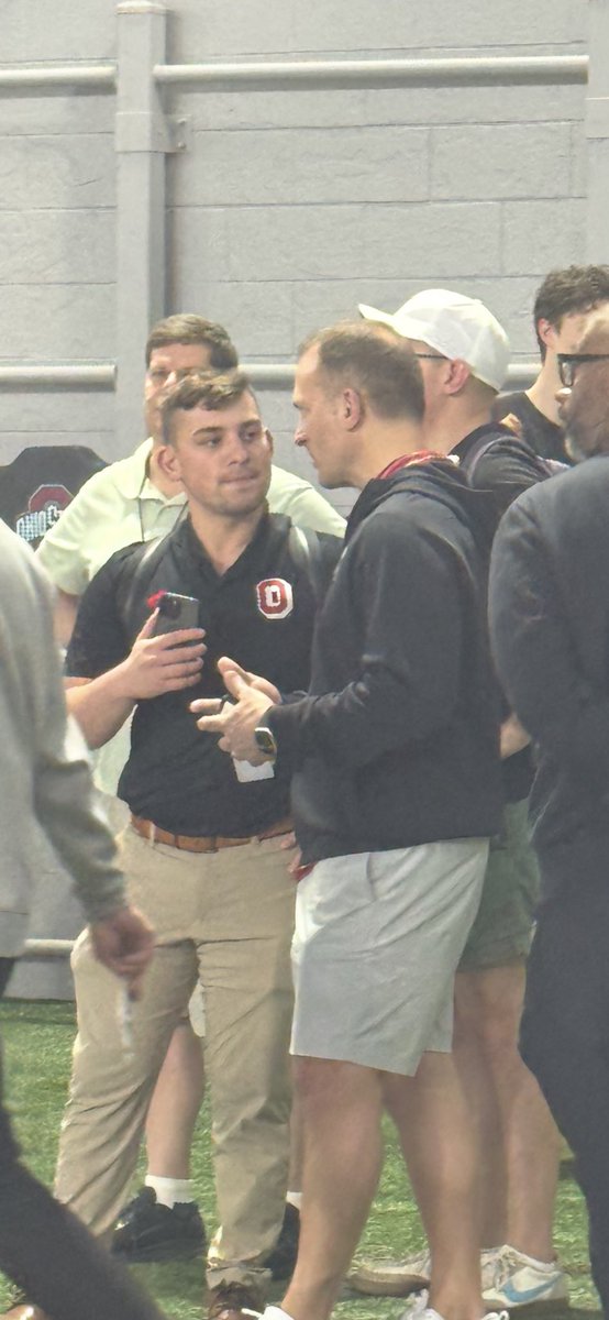Inside the Woody. Access to the program. Real connections.

Ohio State Football’s Student Appreciation Day, led by AD Ross Bjork, gave students a behind-the-scenes look at Ryan Day’s program and what makes the Buckeyes different.

Grateful to tell this story.

🔗: