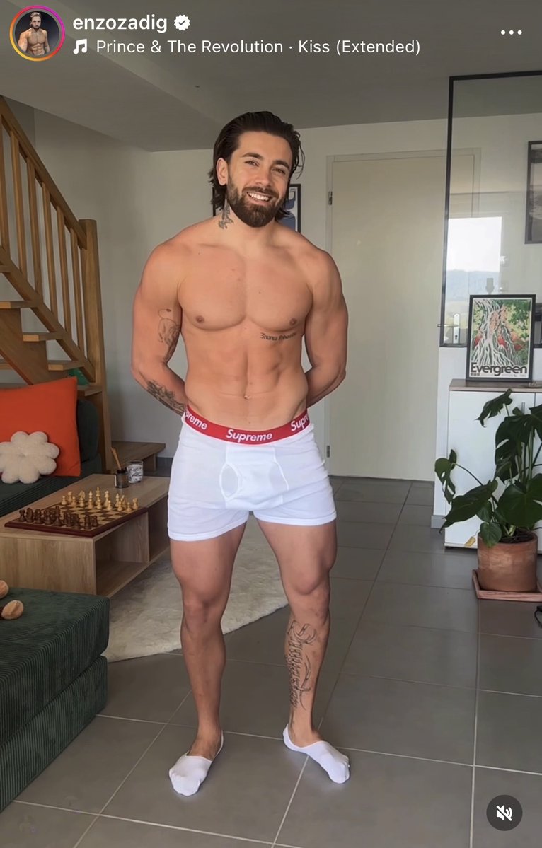 Feet&Bulge tweet media