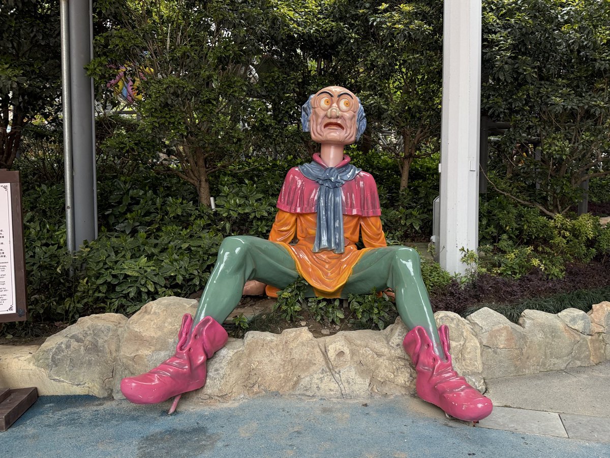 Attractions 360° tweet media