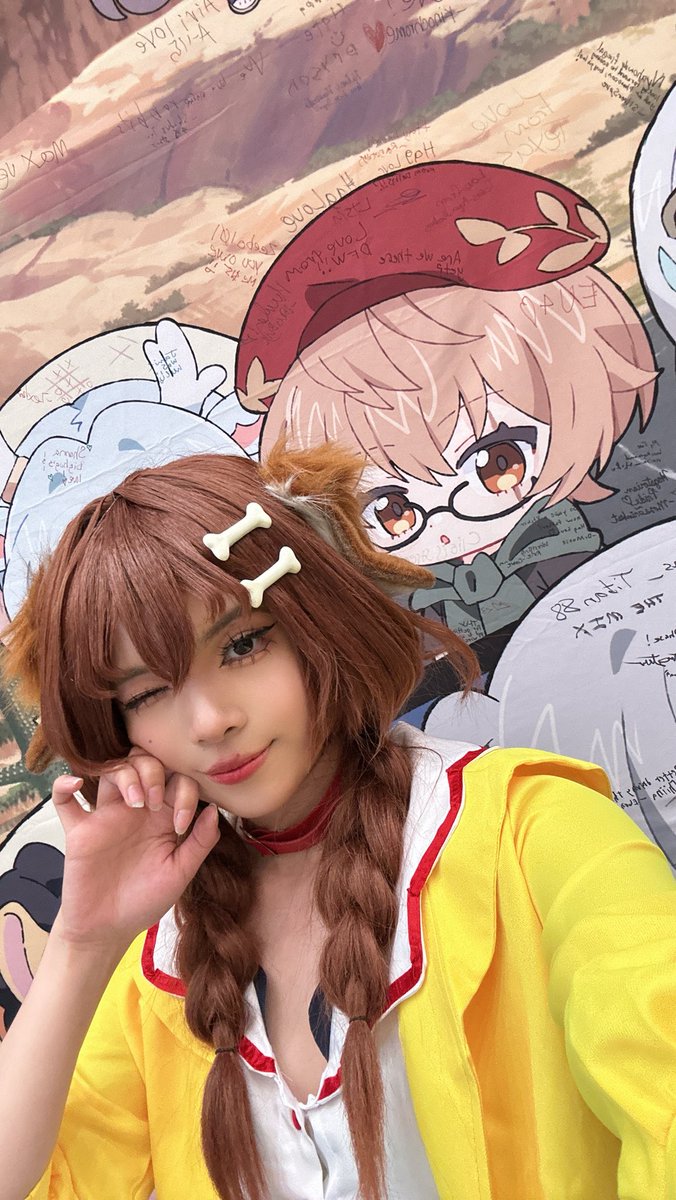 Velle 🔜 Weebcon tweet media