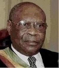 KimKimuntu's tweet image. Connaissons Notre #Histoire

RÉPUBLIQUE DU CONGO - AMBROISE NOUMAZALAYE 

Archive: 

Autrefois Ambroise Noumazalaye débutent au lycée avant son départ en France en 1958. Il n'a jamais été membre du Parti communiste français malgré de bonnes relations qu'il a avec quelques-uns de