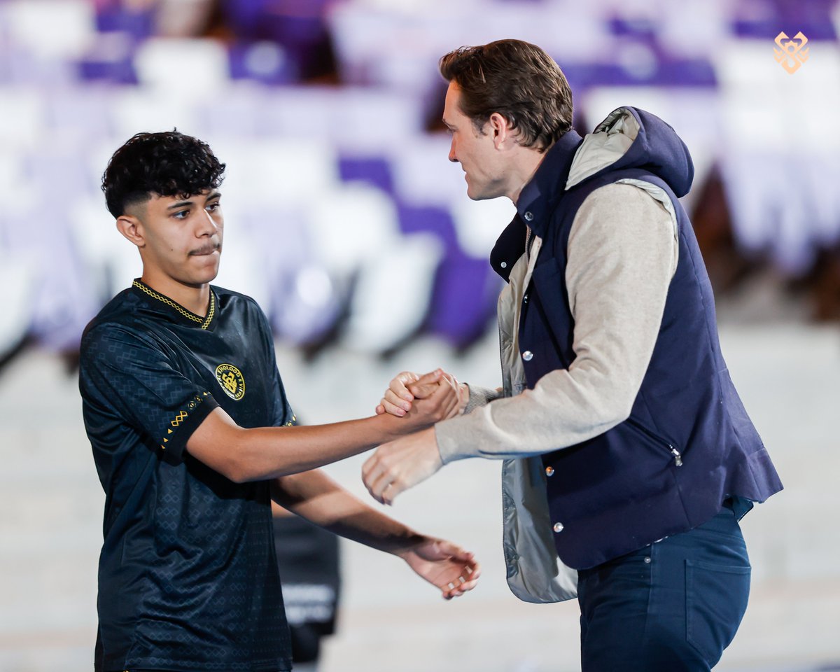 AlkholoodFuture's tweet photo. بحضور السيد بن هاربورغ مالك النادي، لدعم لاعبينا، نستعد لمواجهة التعاون 💪

#دوري_جوي_للنخبةU21 
#الخلود_التعاون https://t.co/ZstyEHkDnZ