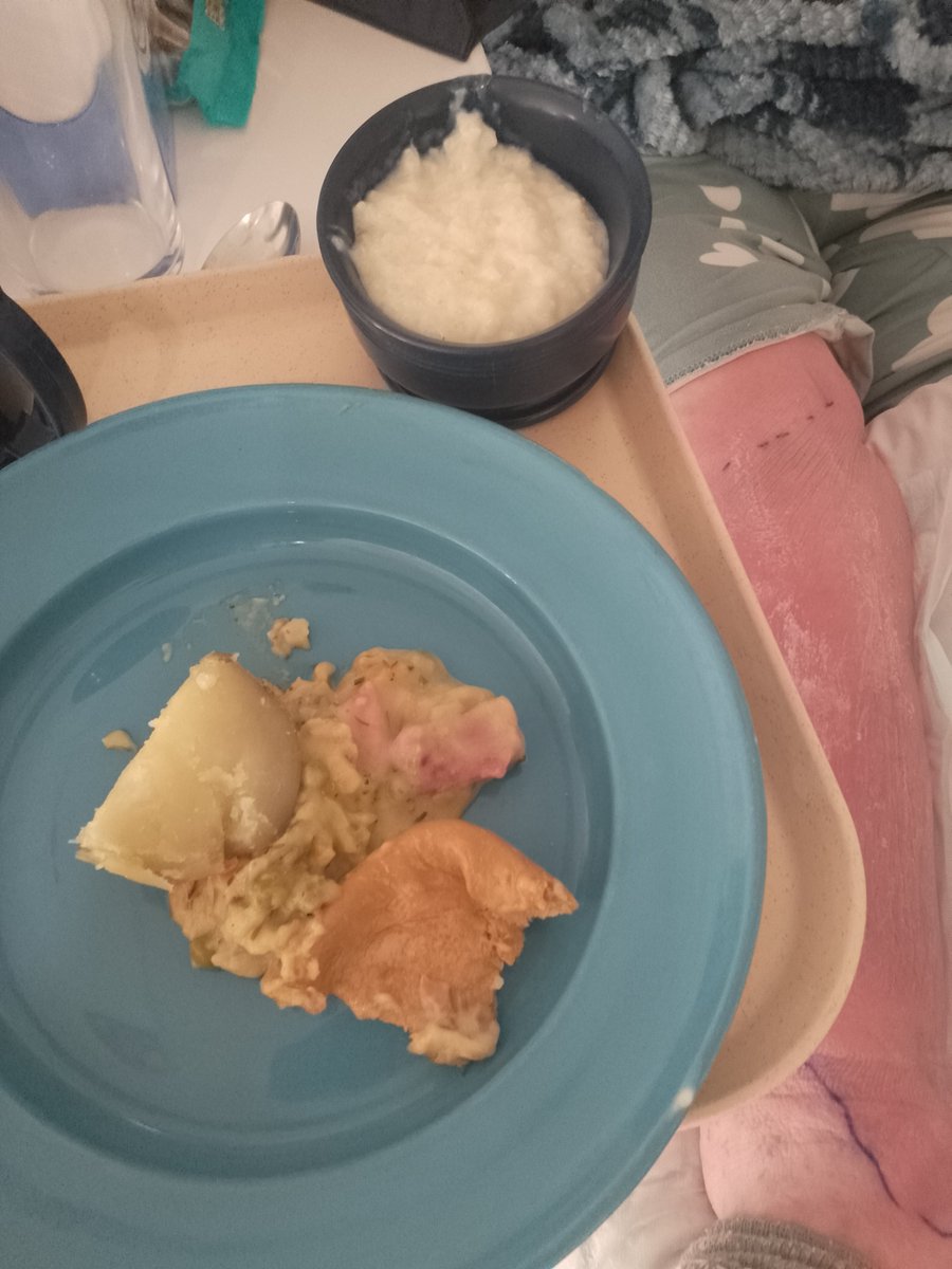 SomeWhiteGirl tweet media