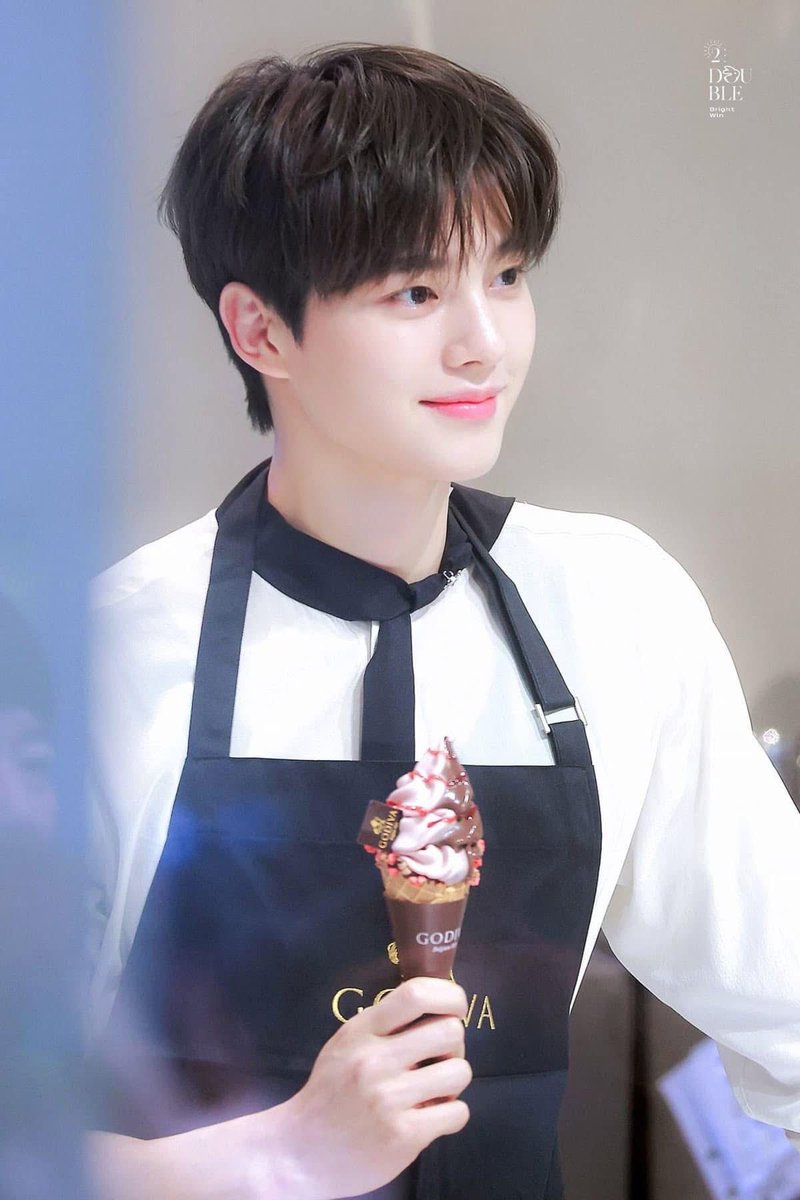 송강 얼굴 tweet media