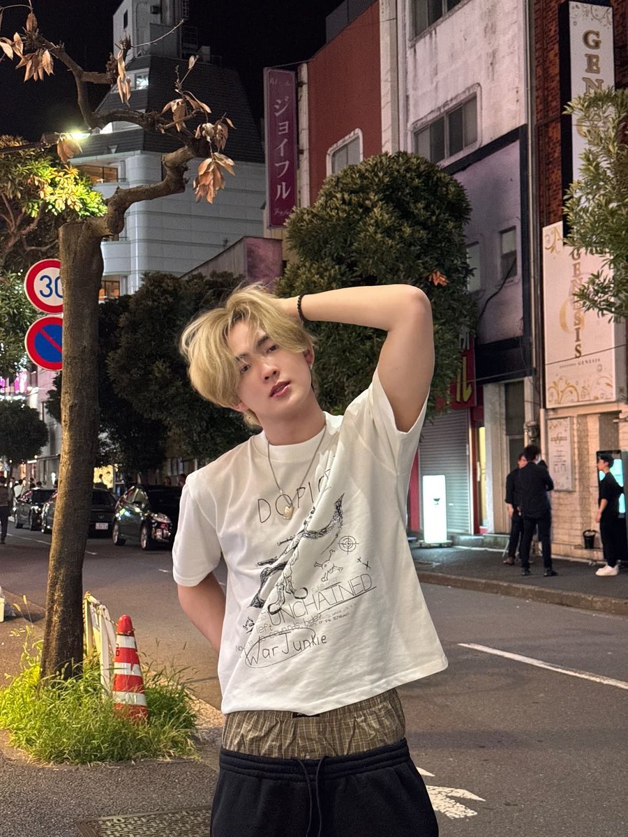 นินิ ໒꒱·゚ tweet media