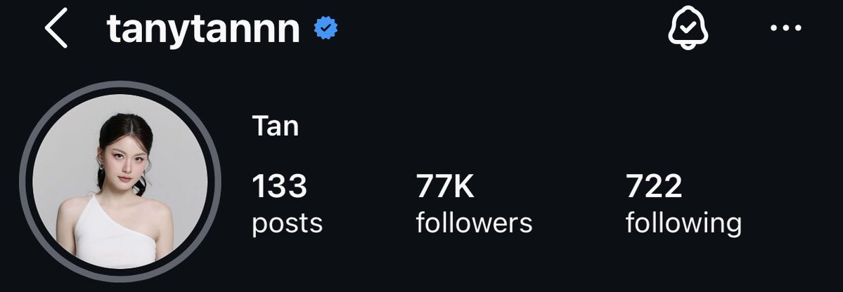 มีนา tweet media