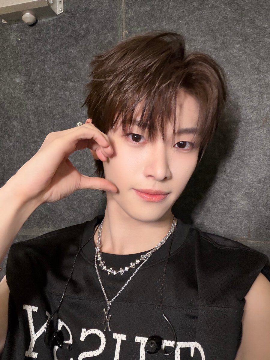 𝐦𝐨𝐘𝐚 𝐤𝐚𝐧𝐠𝐞𝐧 𝐝𝐨𝐧𝐠𝐰𝐞𝐧 🪅 tweet media