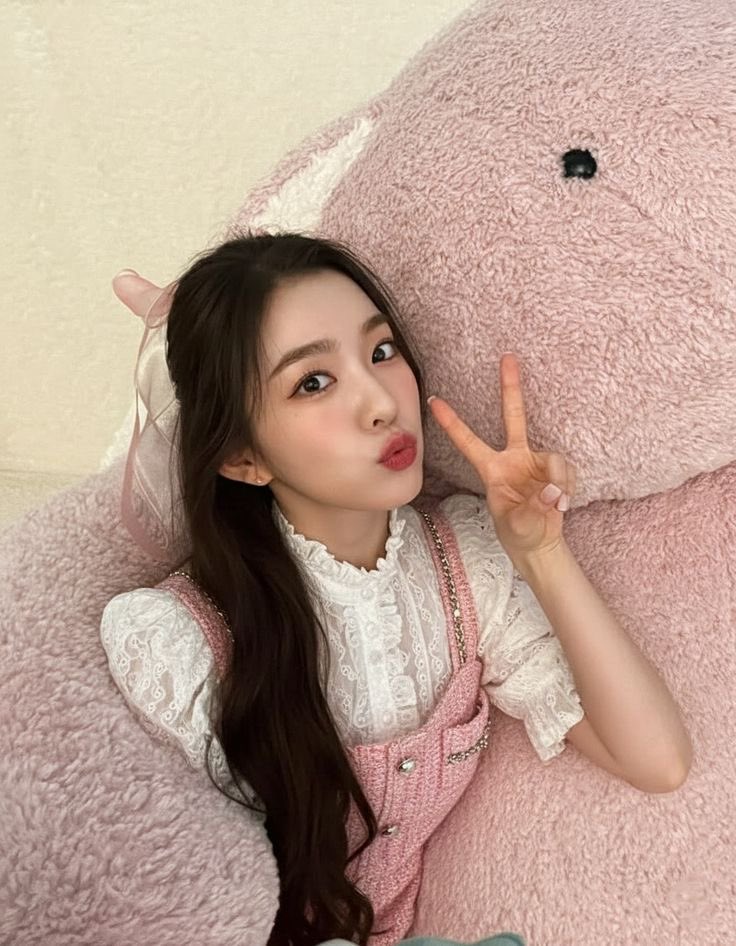 bella 🐰 tweet media