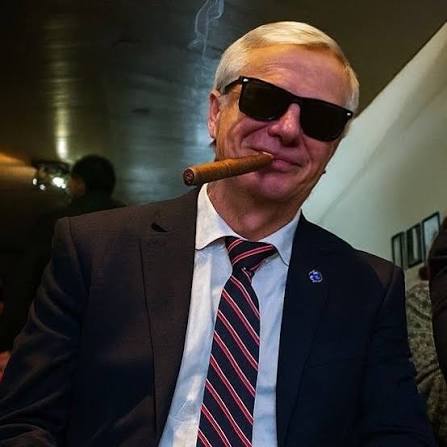 ✅️ Los homicidios aumentan 42% en 20 días.
✅️ El precio de la bencina sigue subiendo.
✅️ 0 (CERO) extranjeros deportados. 
✅️ La vocera más oculta que hijo de republicano nacido fuera del matrimonio.
✅️ Un viaje en menos de un mes de asumido.

JAK MASTERCLASS 🧠✍️