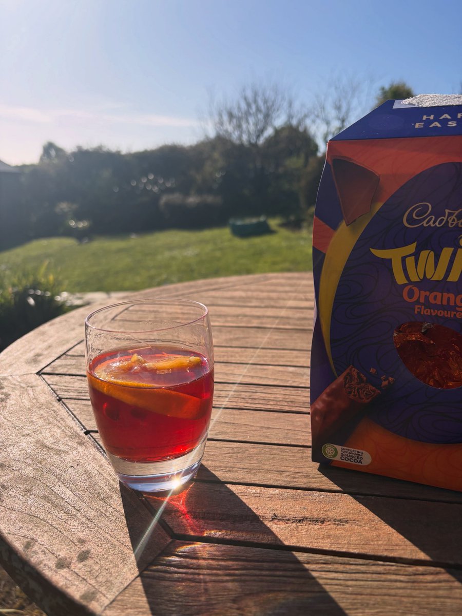 platformcontrol's tweet photo. Negroni and Easter egg. Reward for a hard afternoons graft in the garden creating a new sun deck patio. #bythesea #easterhols #retiredlife https://t.co/xsNmUEQaFB