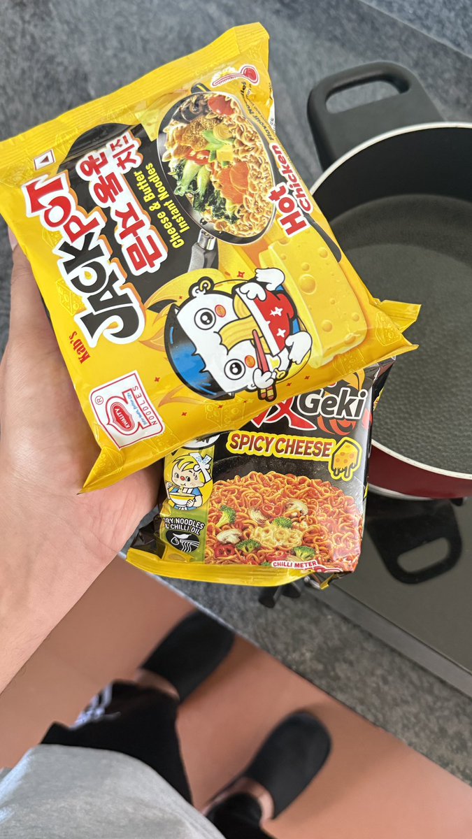 brownnoun's tweet photo. I mess up my stomach everytime I eat this combo, but only girls are afraid of consequences. https://t.co/j0c1jmbaFg
