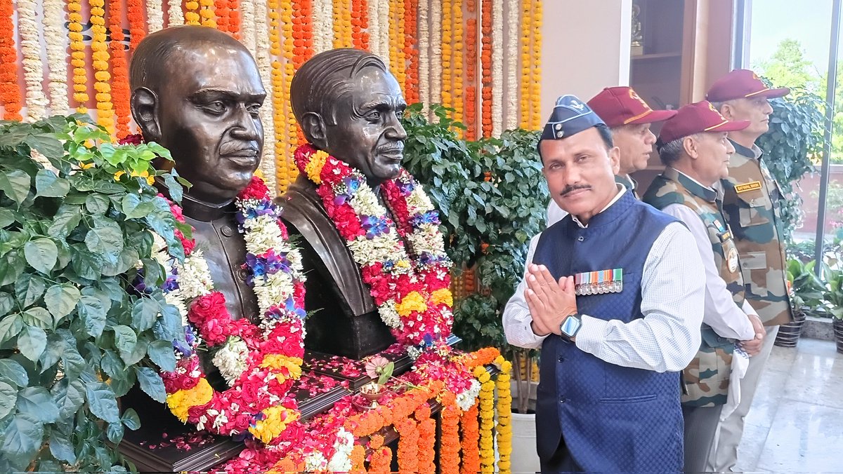 manoj6631's tweet photo. विश्व की सबसे बड़ी राजनीतिक पार्टी, भारतीय जनता पार्टी के #भाजपा_स्थापना_दिवस पर मुख्यालय के कार्यक्रम में शामिल होना मेरे लिए गर्व का क्षण था। 

इस विशाल पार्टी का एक छोटा कार्यकर्ता होने पर मुझे ��र्व है। 

सभी पार्टी कार्यकर्ताओं को स्थापना दिवस की हार्दिक बधाई और शुभकामनाएं! https://t.co/9y0vWrqctv