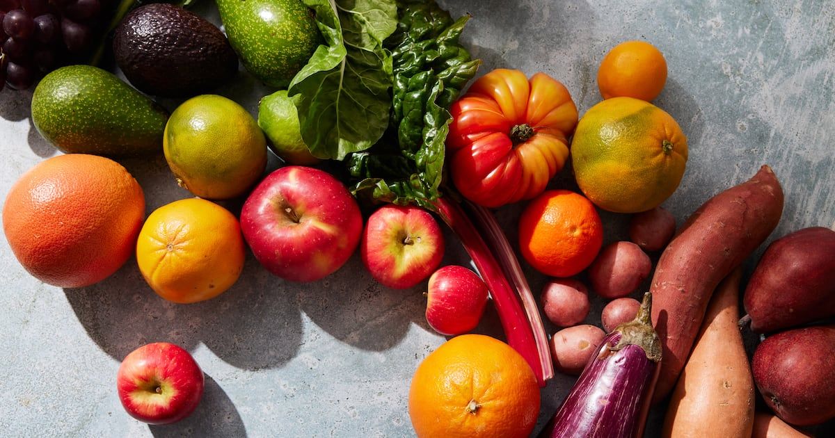 DiverseElders's tweet image. To help maintain healthy #nutrition as you age, a published Harvard study suggests adopting a mostly #plant-based #diet starting in #middle age — so you don’t fall behind on nutrients in your 60s, 70s or 80s. The study examined more than 105,000 adults buff.ly/nX2ZiKG