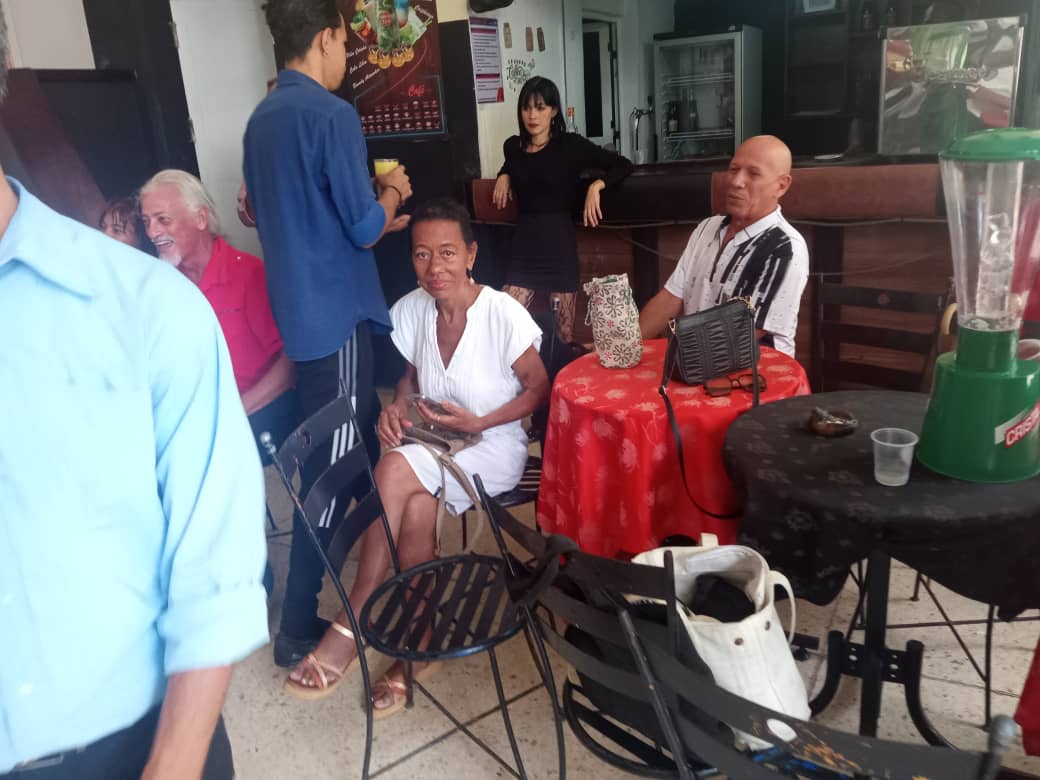 #Guantanamo Teatro Guiñol celebrando su 56 cumpleaños años en la Casa de la Música, perteneciente a ARTEX otra prestigiosa de institución del arte y la cultura en este oriental territorio de #Cuba  
#CubaEsCultura
<a href="/yoeaberob1/">Yoel Perez Garcia</a> <a href="/LopezYoelvys/">Yoelvys Labañino López</a>
<a href="/art/">Arthur Bullard</a>