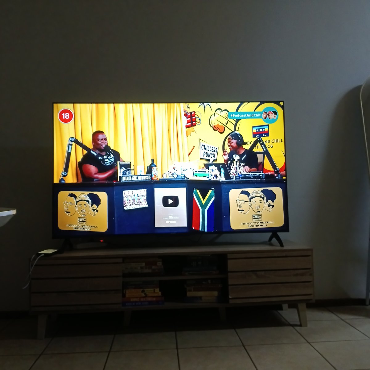 Kgorula_95's tweet photo. Watching Podcast and Chill on a 65-inch hits completely different it’s no longer just a podcast, it feels like you’re in the room with them.

From phone screen to big screen, that’s growth👌 

@podcastwithmacg 
@Solphendukaa https://t.co/nKNeSxCP48