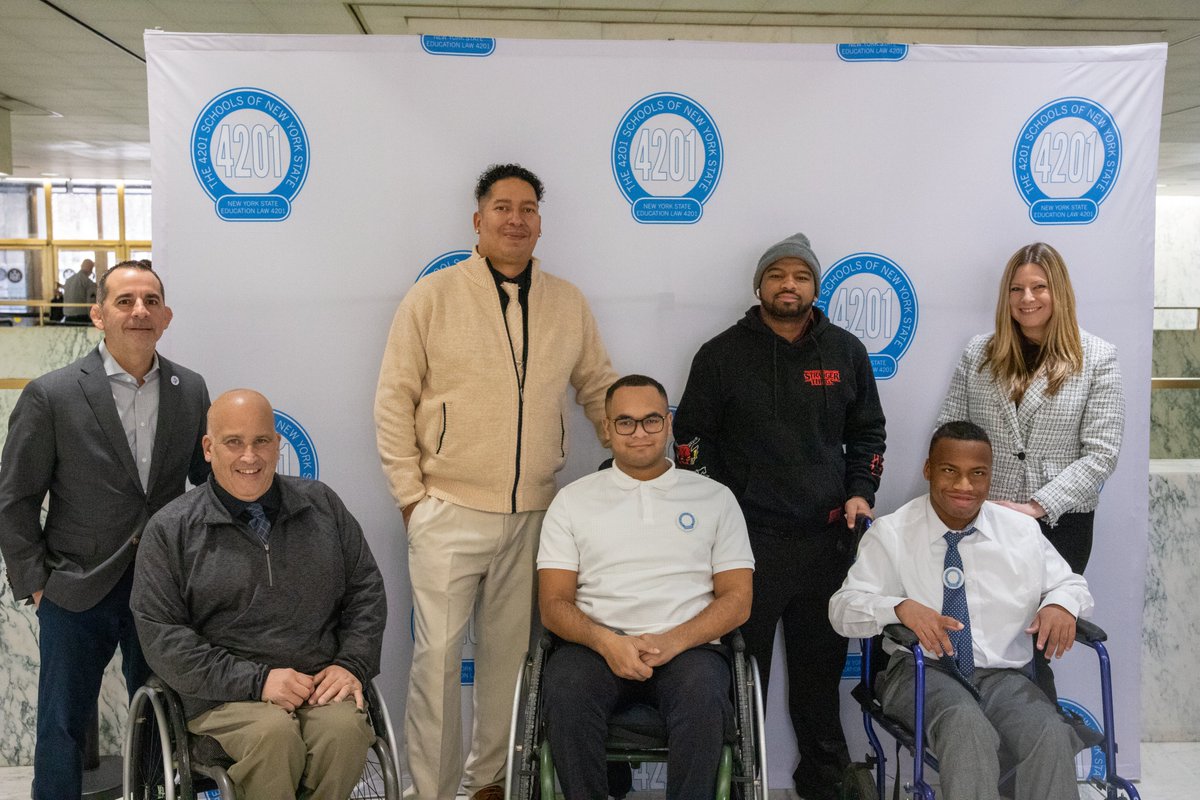 4201 Schools tweet media