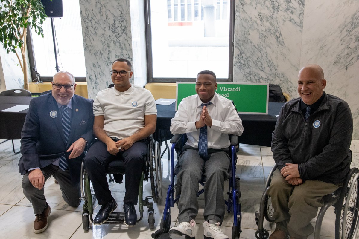 4201 Schools tweet media