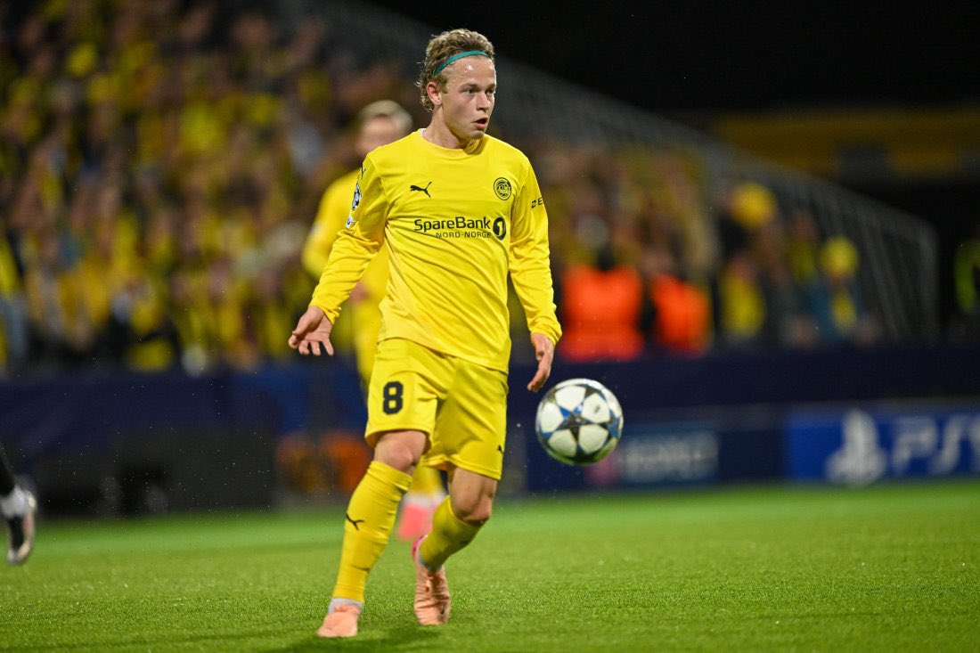 EMikkelborg's tweet photo. Glimt skal nesten være glade for at Sondre Auklend ikke scorer på sjansene sine, for hadde han gjort det i dag hadde det landet et privatfly fra Barcelona på Bodø Lufthavn  i morgen tidlig! 

FOR en spiller. https://t.co/rHUSlEzYra