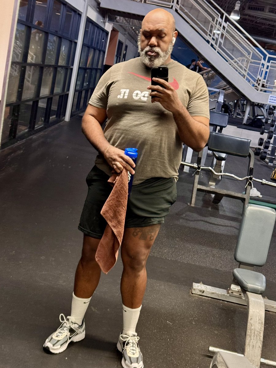 Just call me Pretty Brown 🤣 tweet media