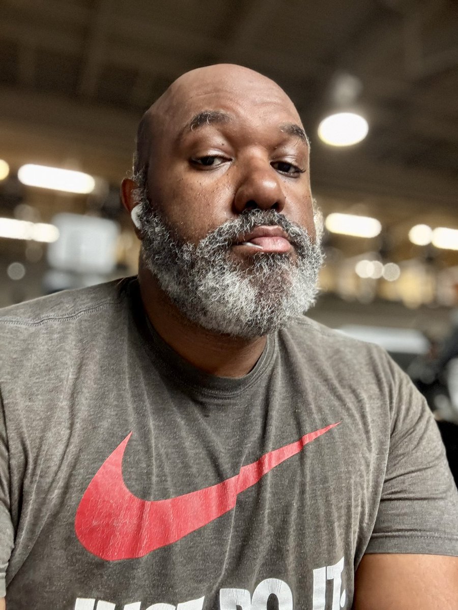 Just call me Pretty Brown 🤣 tweet media