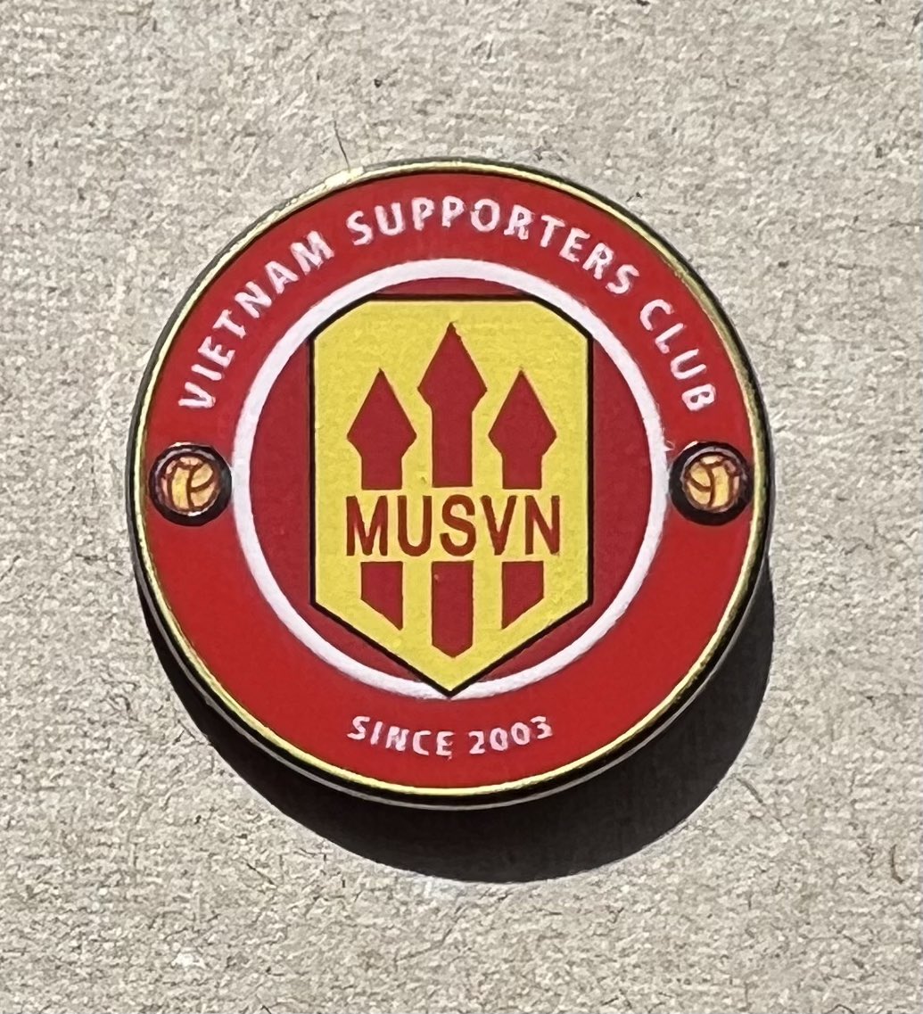 paulenglish1961's tweet image. Today’s badge of the day. The Vietnam supporters club badge. #MUFC UTFR 😂#GGMU #ManchesterUnited #ManUtd #ManUnited