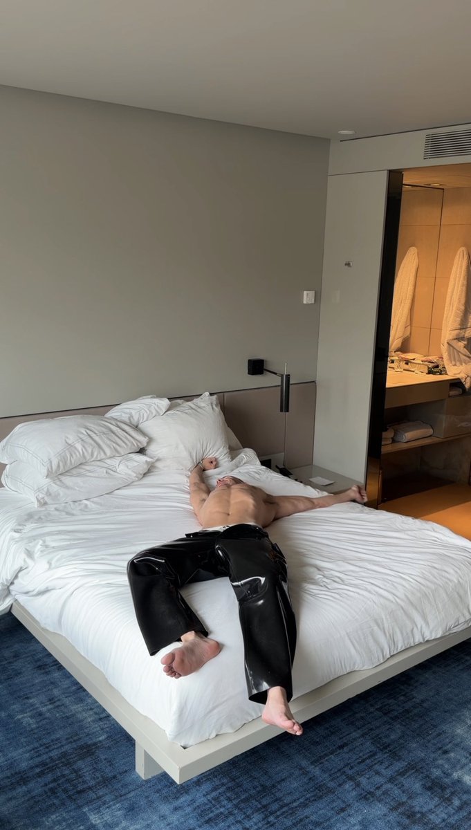 Rubbertwunk tweet media